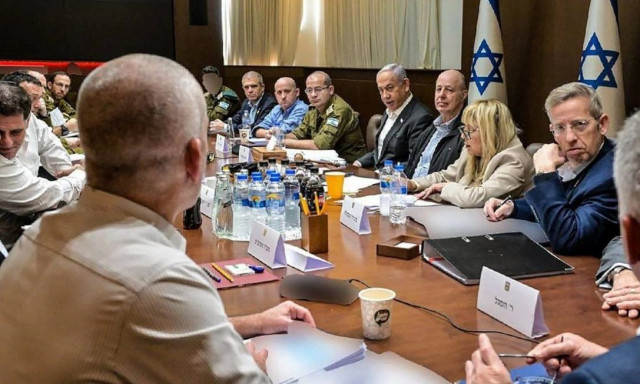 Η ισραηλινή κυβέρνηση ενέκρινε και επισήμως τη συμφωνία εκεχειρίας με τη Χαμάς