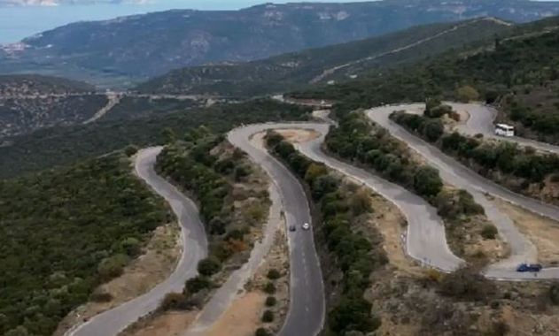 Κολοσούρτης: Αυτός είναι ο ελληνικός δρόμος που οι οδηγοί άναβαν κερί πριν τον διασχίσουν