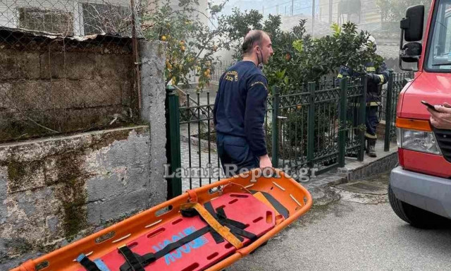 Φωτιά σε διαμέρισμα στη Λαμία - Απεγκλώβισαν νεαρό άτομο οι πυροσβέστες
