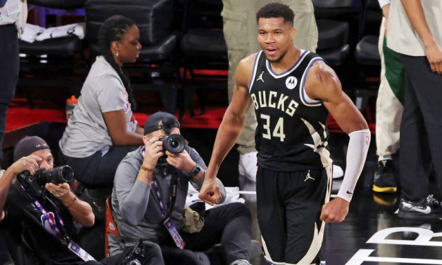 NBA: Μυθική παράσταση από Αντετοκούνμπο και Λίλαρντ στη Γιούτα