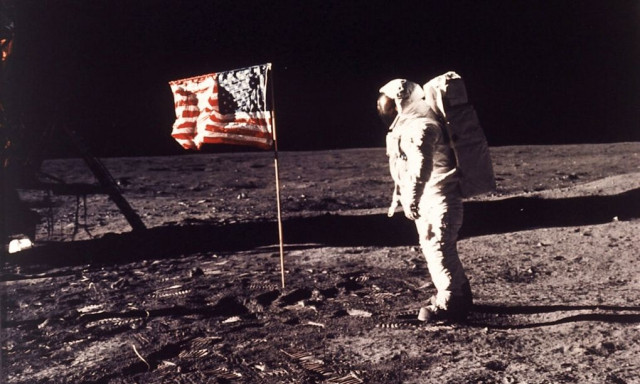 Ο Τραμπ θέλει να τοποθετήσει την αστερόεσσα... στον Άρη - Στο πλευρό του και ο Έλον Μασκ