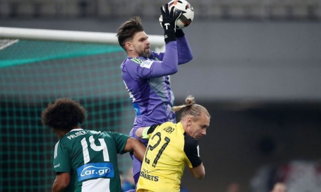 Παναθηναϊκός - ΑΕΚ: Τα σχόλια των τηλεκριτικών διαιτησίας για τη φάση Ντραγκόφσκι και Βίντα