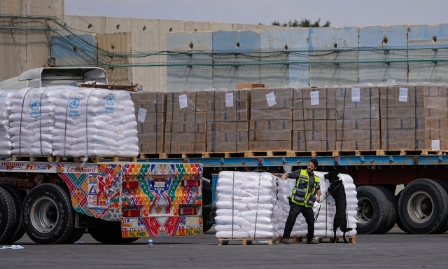 ΟΗΕ: 915 φορτηγά με ανθρωπιστική βοήθεια εισήλθαν τη Δευτέρα στη Λωρίδα της Γάζας