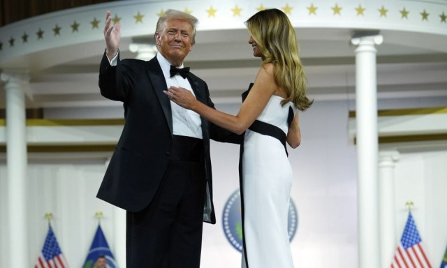 Ντόναλντ Τραμπ: Ο χορός με την Μελάνια Τραμπ και το YMCA