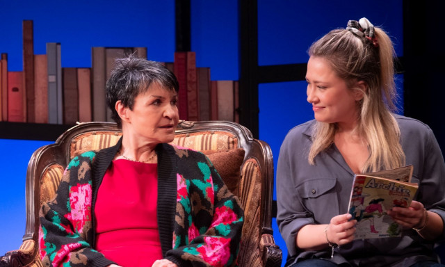 Θέατρο Διάνα: Παράταση για το «Δυο γυναίκες χορεύουν» σε σκηνοθεσία Πυγμαλίωνα Δαδακαρίδη