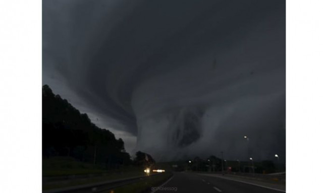 Τρόμος στη Βραζιλία: Σύννεφο «υπερκύτταρο» προκαλεί πανικό στους κατοίκους - Τι έφερε μαζί του