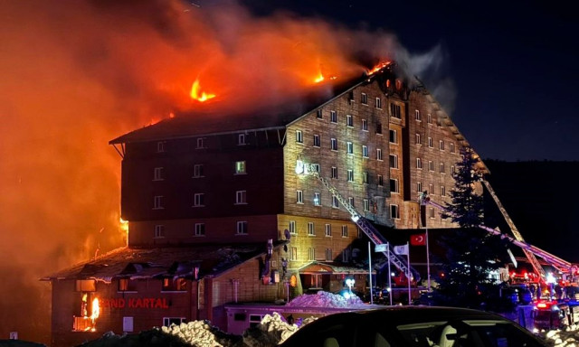 Τραγωδία στην Τουρκία: 76 νεκροί, δεκάδες τραυματίες από πυρκαγιά σε χιονοδρομικό θέρετρο