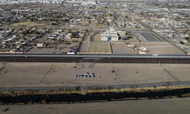 Το Μεξικό προετοιμάζεται για τις μαζικές απελάσεις από τις ΗΠΑ - Στήνει προσωρινά καταφύγια