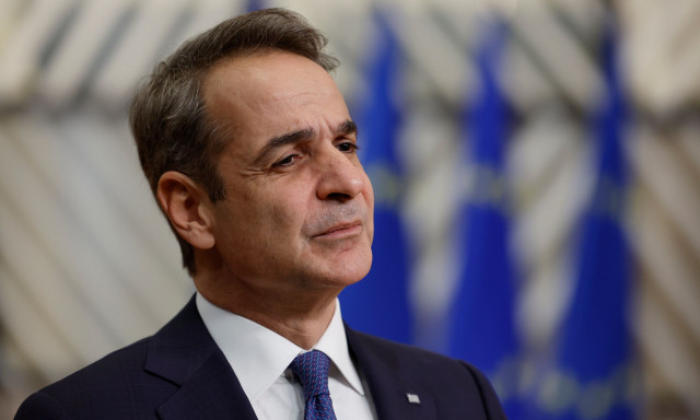 Και στο βάθος... ανασχηματισμός