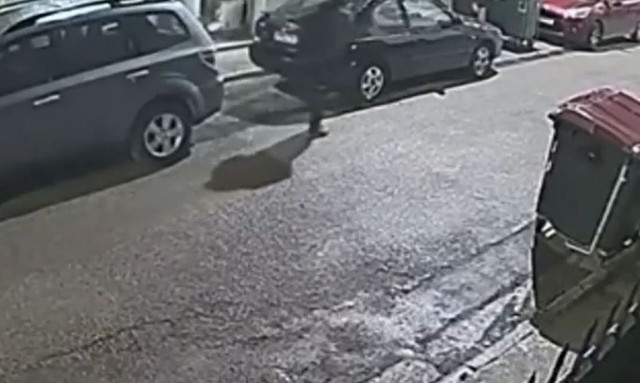 Πετρούπολη: «Η γυναίκα δεν προχώρησε σε καταγγελία» - Τι απαντά η ΕΛΑΣ για τον επιδειξία