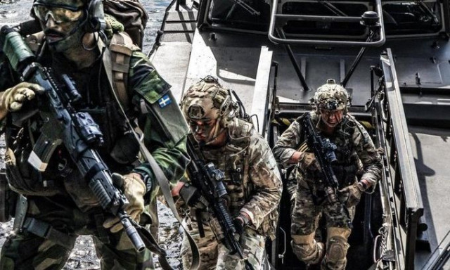 Η Ρωσία προειδοποιεί για «ανεξέλεγκτη κλιμάκωση» το ΝΑΤΟ, αν στείλει στρατό στην Ουκρανία