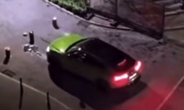 Πήγε να περάσει πάνω από τα κολονάκια με μία Lamborghini Urus