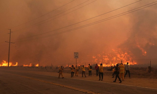 ΗΠΑ: Νέα πυρκαγιά κοντά στο Λος Άντζελες – Χιλιάδες κάτοικοι εκκενώνουν τις εστίες τους