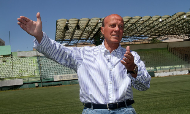 Μίμης Δομάζος: Το συγκλονιστικό μήνυμα από τις κόρες του – «Κράτα γερά τη μπάλα της ζωής»