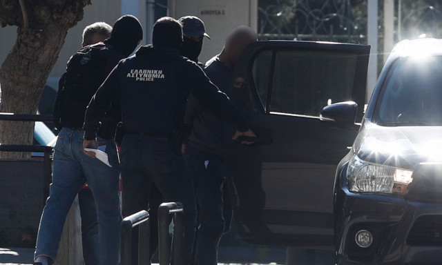 Παλαιό Φάληρο: Ξεσπά η σύζυγος του 61χρονου - «Τον έσφαξαν, κάποιος πρέπει να αναλάβει την ευθύνη»