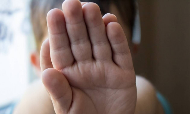 Φλώρινα: «Μαμά δεν το έκανα...» - Τι λέει η μητέρα του 14χρονου που κατηγορείται για βιασμό