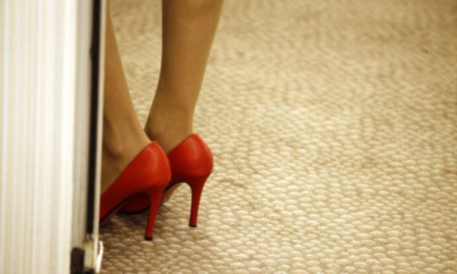 Βόλος: Εφιάλτης για γυναίκα σε οίκο ανοχής – Εισέβαλε στο δωμάτιο της και προσπάθησε να τη βιάσει