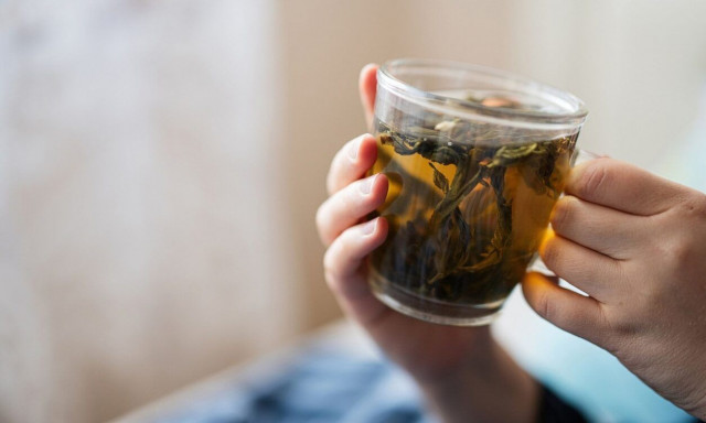 Τι παθαίνουμε όταν πίνουμε πράσινο τσάι με άδειο στομάχι