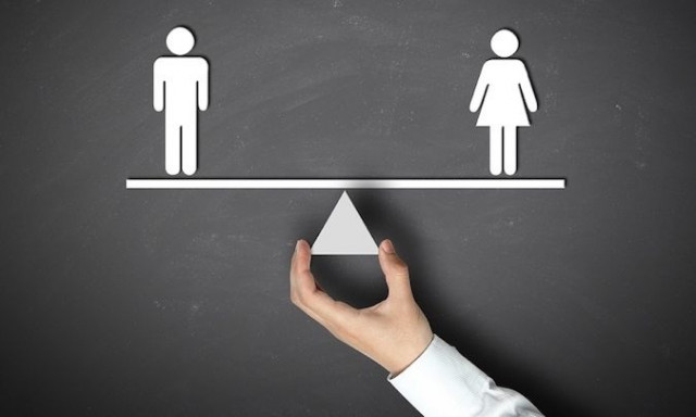 Γνωστός παιδίατρος επαναφέρει και επιστημονικά τη... λογική: Για αυτό τα φύλα είναι δύο-και μόνο δύο