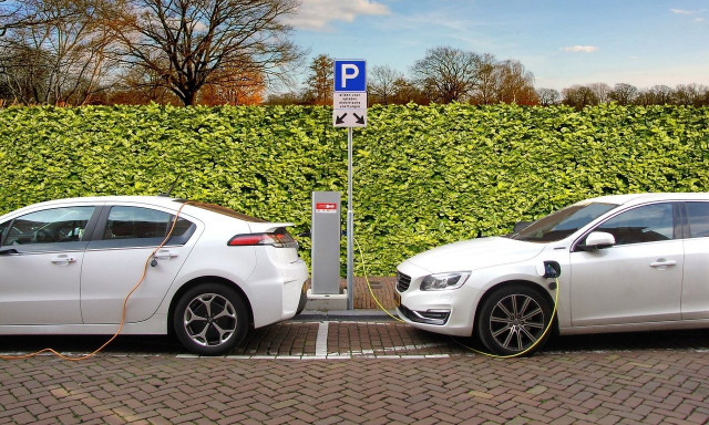 Παράταση για δύο χρόνια στη δωρεάν στάθμευση των ηλεκτρικών οχημάτων