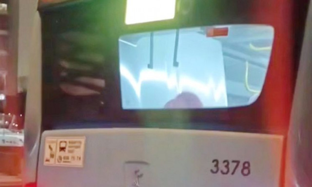 Οδηγός λεωφορείου διέκοψε τη διαδρομή για να προσευχηθεί (ΒΙΝΤΕΟ)