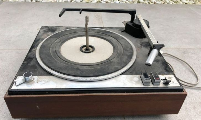 Έχετε ένα παλιό πικάπ: Να πόσο μπορεί να αξίζει στην αγορά