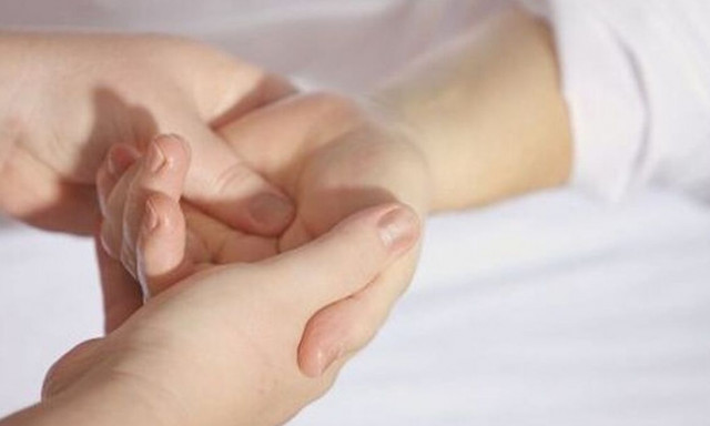 Οργή και αποτροπιασμός: Χαροπαλεύει το 3χρονο αγγελούδι στο νοσοκομείο του Ηρακλείου