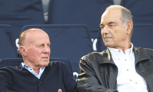 Αντώνης Αντωνιάδης για Μίμη Δομάζο: «Αρνούμαι να αποδεχθώ ότι ο αδερφός μου δεν είναι πια μαζί μας»