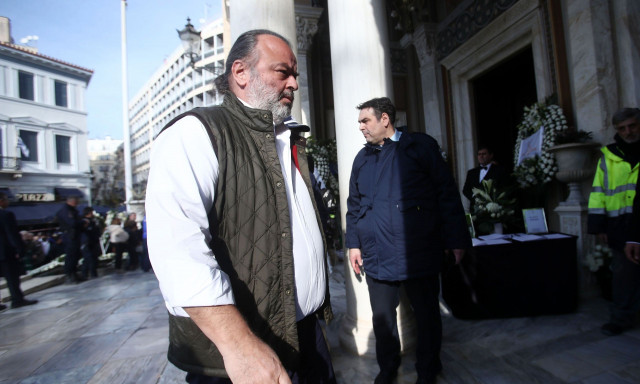 ΑΕΚ, Ηλιόπουλος: «Δείχνουμε το δρόμο των αξιών - Αποδίδουμε φόρο τιμής στον Μίμη Δομάζο»