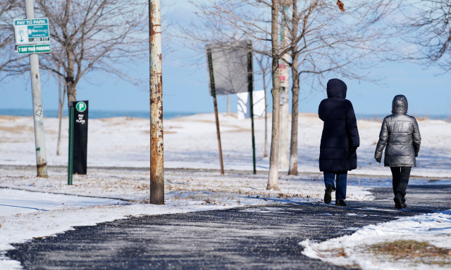 Μπορεί να αρρωστήσετε αν κάνει κρύο; Τι συμβαίνει στο σώμα