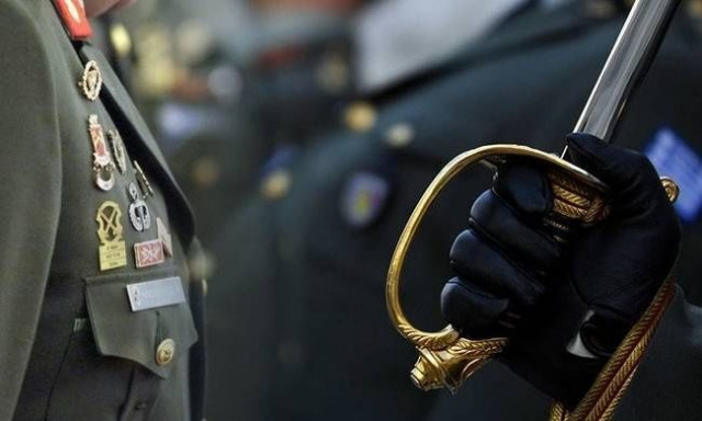 Κρίσεις στις Ένοπλες Δυνάμεις: Οι συνταγματάρχες ήταν τριπλάσιοι από τις οργανικές θέσεις!