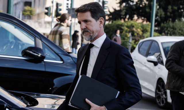 Παύλος Ντε Γκρες: Ξαφνιάστηκε με ερώτηση για τον γάμο του Νικόλαου με την Χρυσή Βαρδινογιάννη