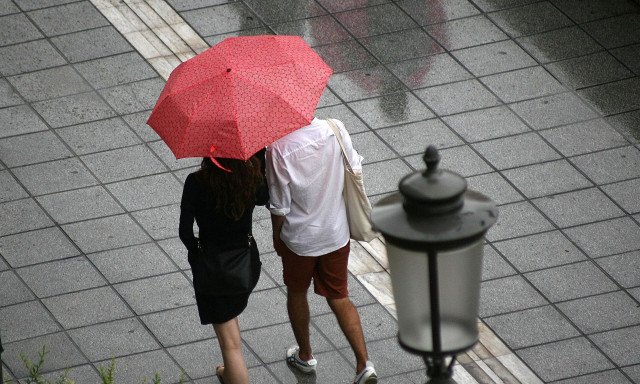 Καιρός: Πού βρέχει τώρα – Τι ώρα θα βρέξει στην Αττική