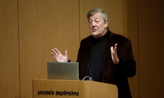 Στίβεν Φράι: «Το Βρετανικό Μουσείο μπορεί να έχει αντίγραφα των Γλυπτών του Παρθενώνα»