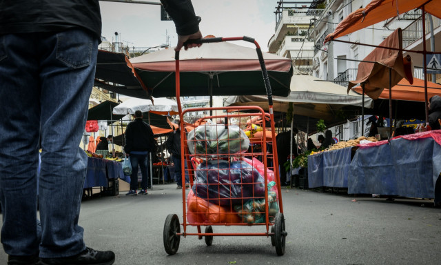 Ξεκινούν έλεγχοι στις λαϊκές αγορές – Τι πρέπει να προσέξουν οι παραγωγοί και πωλητές