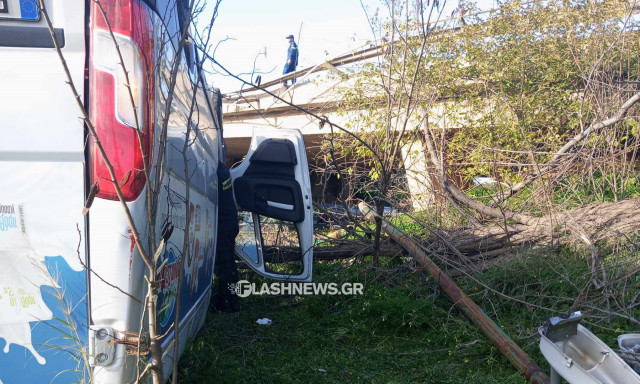 Κρήτη: Τροχαίο στον ΒΟΑΚ - Φορτηγό έπεσε από γέφυρα