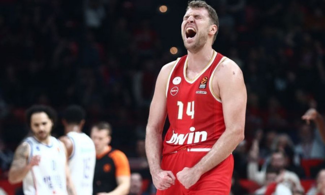 Ολυμπιακός - Αναντολού Εφές 92-89: Αγχώθηκε στο τέλος, αλλά «καθάρισε» με Βεζένκοφ και βολές