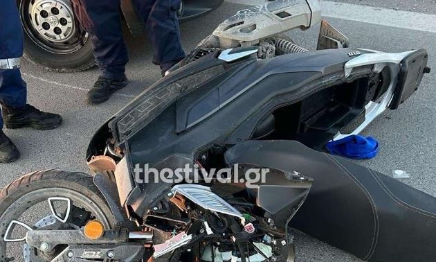 Τραγωδία στη Θεσσαλονίκη: Νεκρή 46χρονη σε τροχαίο – Έπεσε με τη μηχανή της σε μπάρες (φωτο)