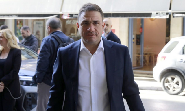 Σφοδρή κριτική από ΠΑΣΟΚ και ΣΥΡΙΖΑ για τον ανασχηματισμό: «Η αρχή του τέλους του Μητσοτάκη»