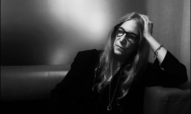 Πάτι Σμιθ: «Είμαι απολύτως καλά» διαβεβαιώνει μετά το επεισόδιο σε εμφάνισή της στη Βραζιλία