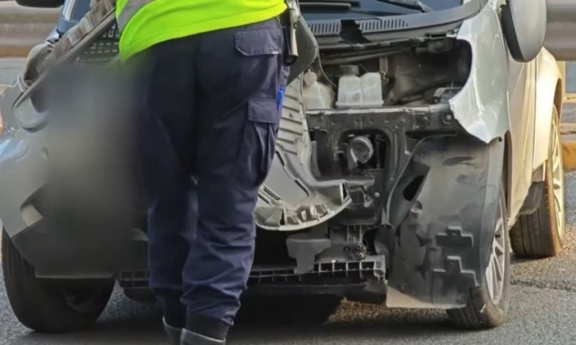 Σοβαρό τροχαίο με τραυματισμό δικυκλιστή στη Σπύρου Λούη - Δείτε εικόνες