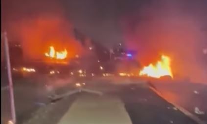 ΗΠΑ: Συγκλονιστικό βίντεο ντοκουμέντο από την συντριβή αεροσκάφους στη Φιλαδέλφεια