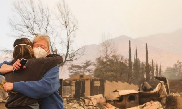 Μετά από τρεις εβδομάδες τέθηκε υπό έλεγχο η πύρινη λαίλαπα στο Λος Άντζελες