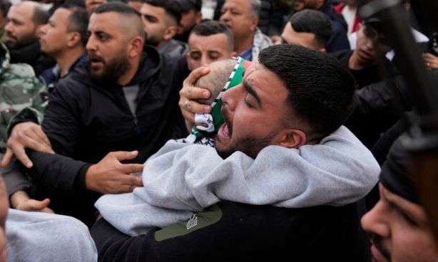 Τρία λεωφορεία με Παλαιστινίους κρατούμενους έφθασαν στη Γάζα