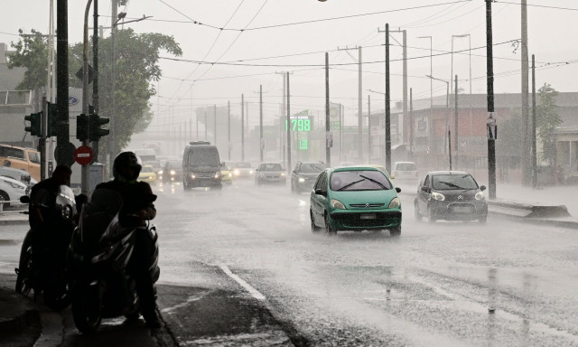 Καιρός: Ξεκινάει η «χειμωνιάτικη» εβδομάδα – Πότε θα σημειωθούν καταιγίδες στην Αττική
