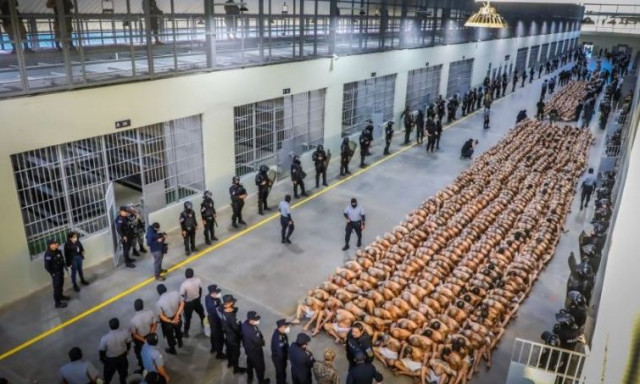 Ελ Σαλβαδόρ: Θα δέχεται εγκληματίες των ΗΠΑ και απελαθέντες μετά από συμφωνία με τις ΗΠΑ