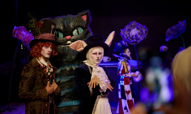 Christmas Theater: «Alice», μια παράσταση τσίρκου βασισμένη στην «Αλίκη στη Χώρα των Θαυμάτων»