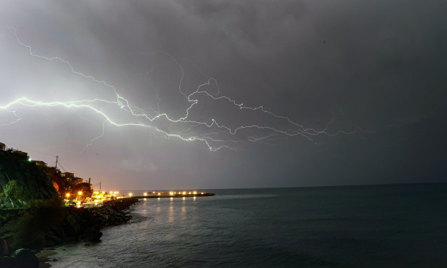 Έκτακτο Δελτίο ΕΜΥ: Ποιες περιοχές θα «χτυπήσουν» οι καταιγίδες τις επόμενες ώρες