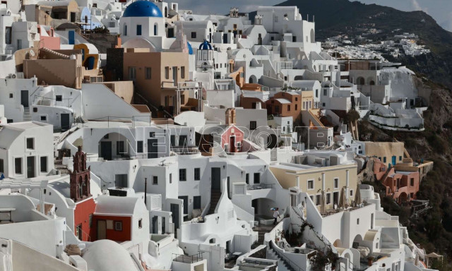 Ηλιόπουλος για σεισμούς στην Σαντορίνη: «Στάση αναμονής από τους tour operators»