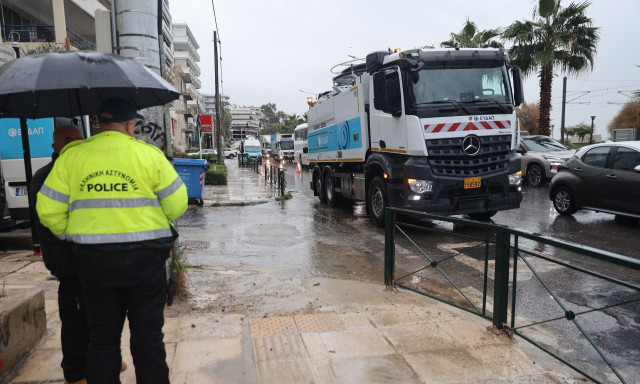 ΕΥΔΑΠ: Γιατί πλημμύρισε η λεωφόρος Ποσειδώνος